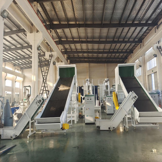 SPC/WPC地板行業(yè)破碎磨粉系統(tǒng)